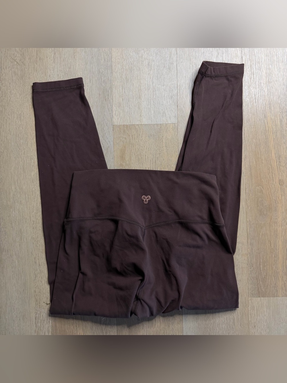 TNA action leggings size large